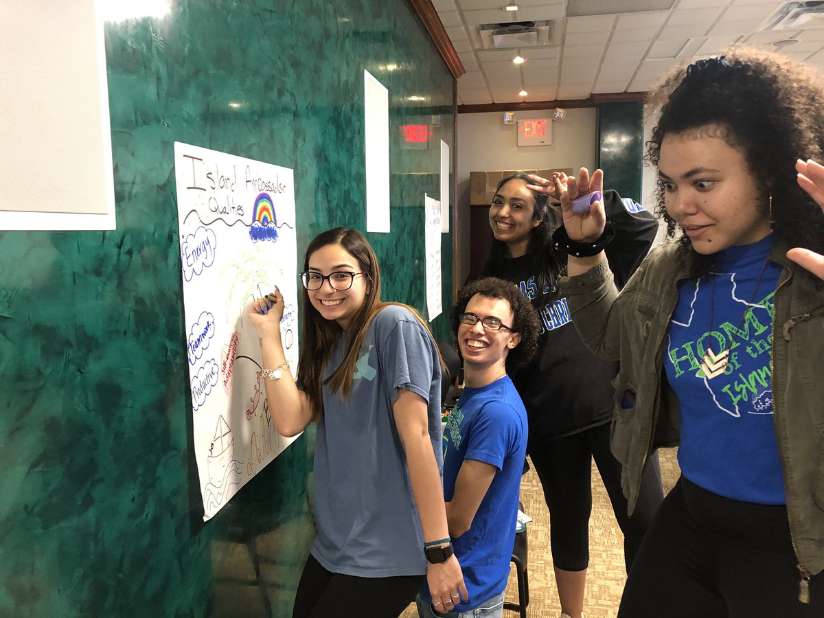 TAMUCC_IAs's tweet photo. Island Ambassadors working hard at our first training of the semester! https://t.co/uq9VItq40I