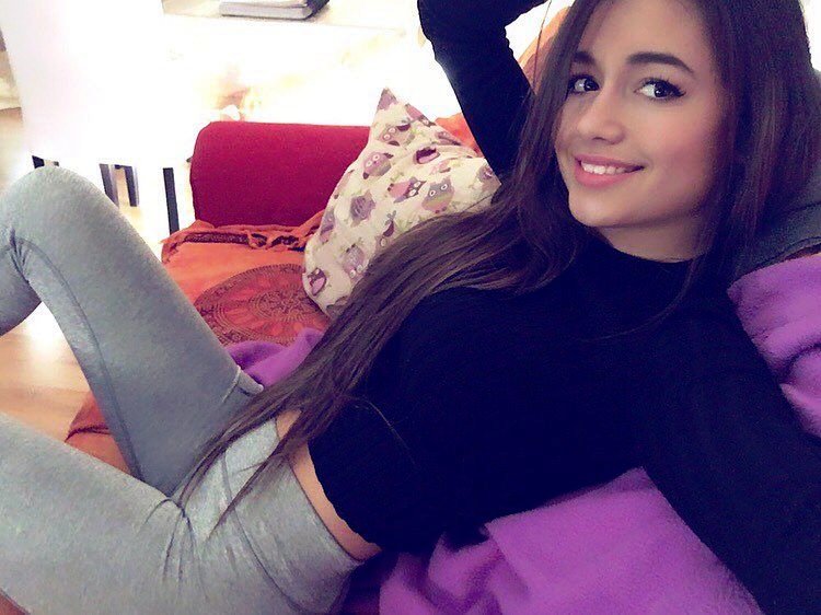 Lasbatch's tweet image. 😘