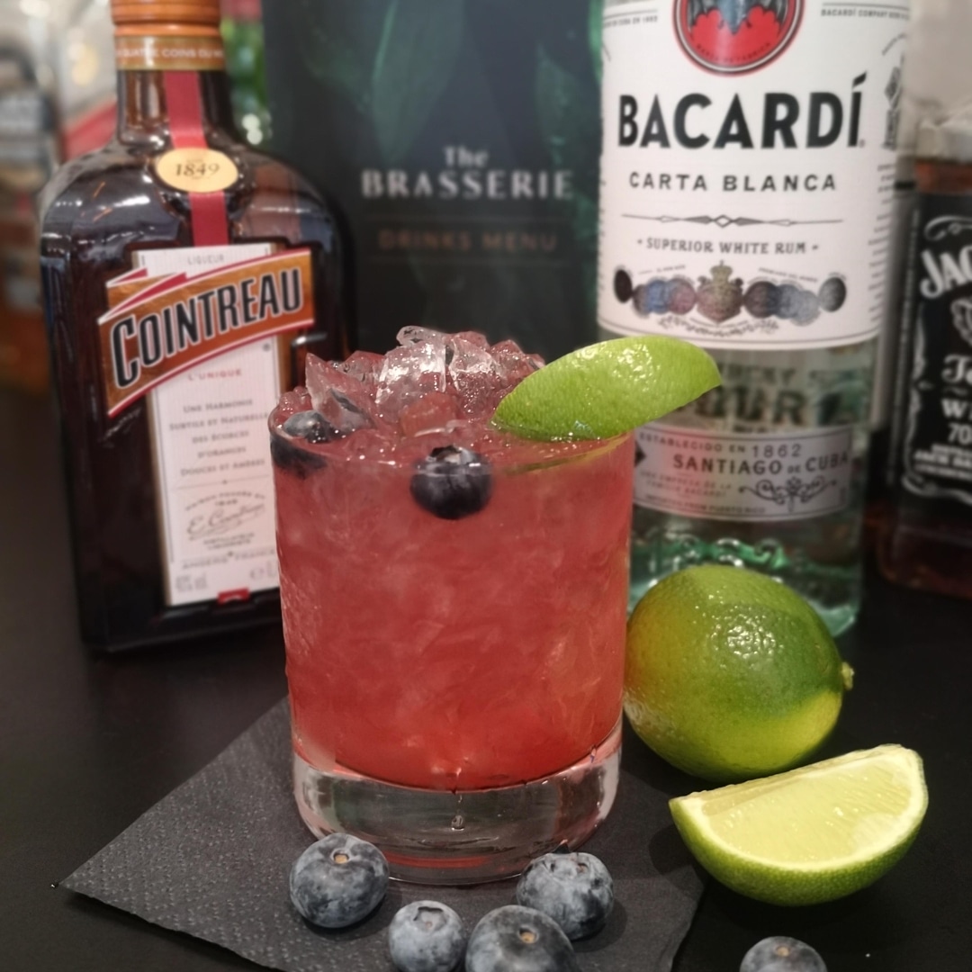 FairwaysHotel_'s tweet photo. Fancy a tipple? Our Brasserie has plenty of choice to quench your thirst
#Shaken #Stirred #Cocktails #Brasserie #FairwaysHotel https://t.co/l12UMc9vcX