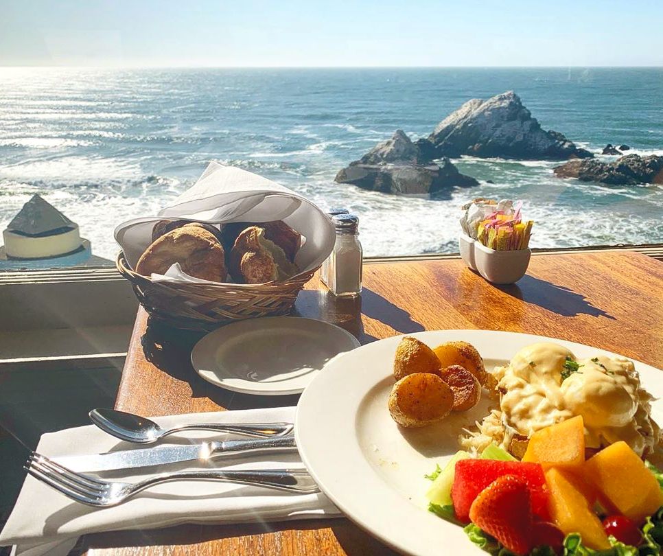Brunch with a view that will likely make your camera roll full. Sorry, not sorry. 😏
📷 @captain_little_white

cliffhouse.com