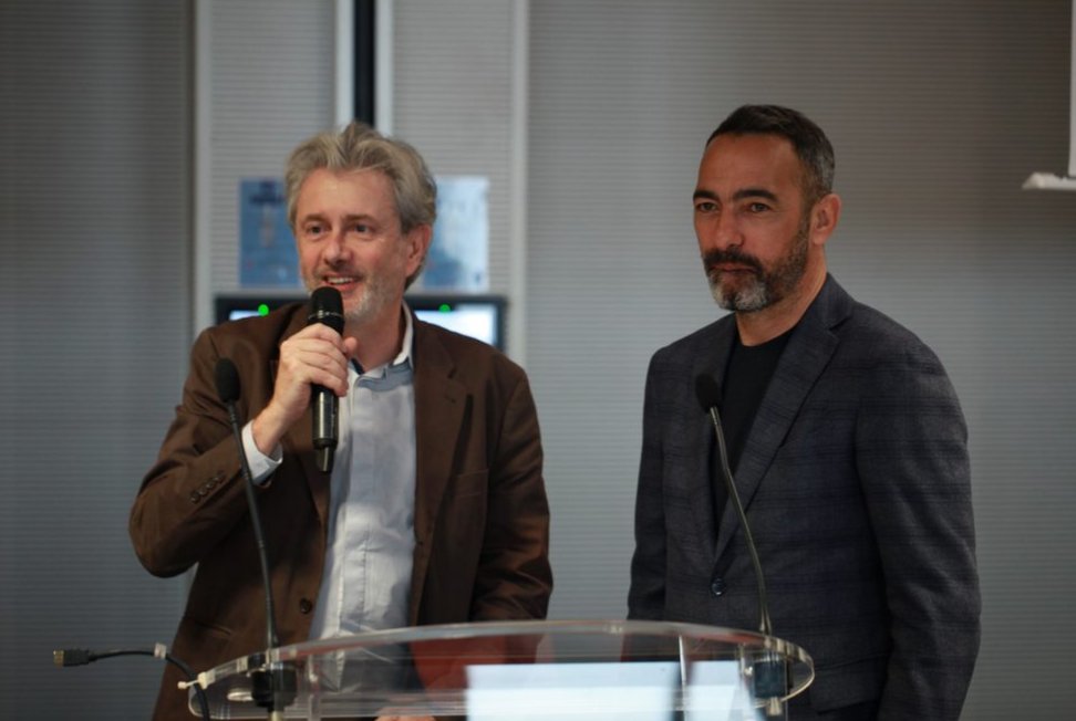 NewsTankFoot's tweet photo. 2 acteurs clés de la réussite de #thinkfoot2020 : @olivier_hellard, cheville ouvrière et maître des horloges, et @youridjorkaeff, ambassadeur de cette 4e édition de THINK FOOTBALL, Journée de conférences, de réflexion et de rencontres organisée par @NewsTankFoot / @NewsTankSport https://t.co/j4ANaJpbr8
