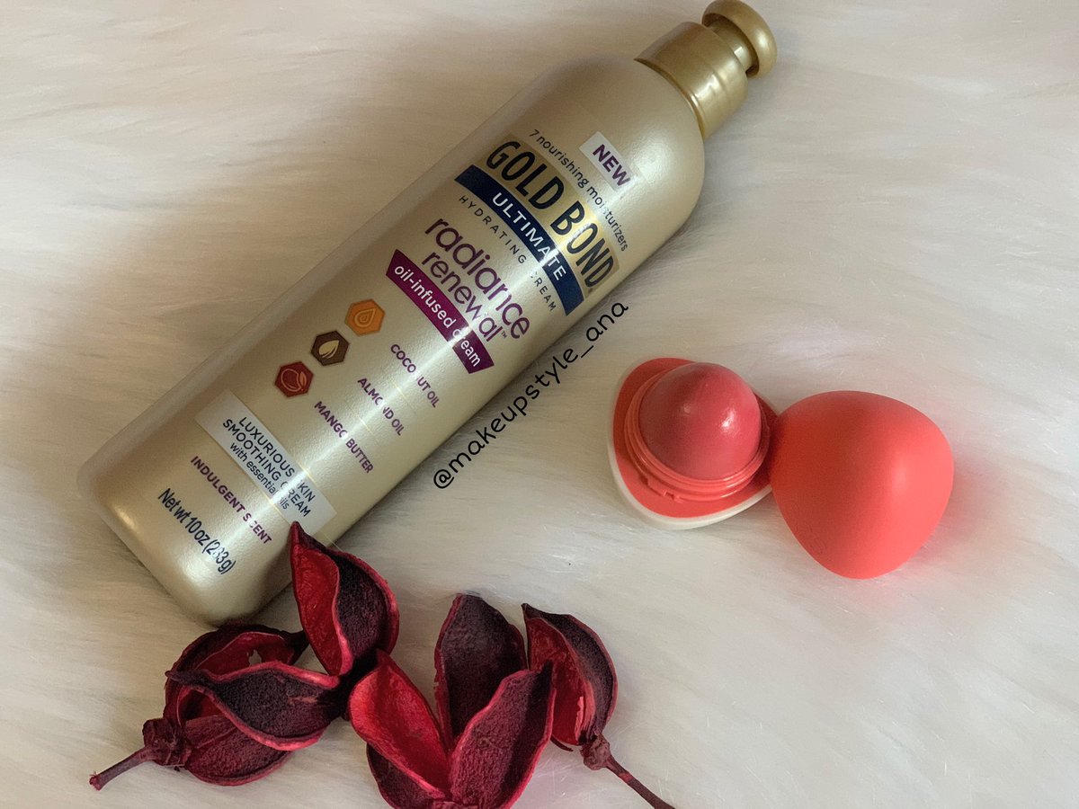 anika0021's tweet photo. ¡Feliz día!🤗
Todo esto me llegó de parte de @Influenster 😍
⭐️Crema corporal Radiance Renewal de Gold Bond Ultimate
⭐️Bálsamo labial de @eosproduct tono sunset to sunrise
#LetsChillVoxBox #GBUradiantskin #eosxinfluenster #VolumizingMagic #contest #complimentary #eosawesome https://t.co/yMQ3c5HbYo