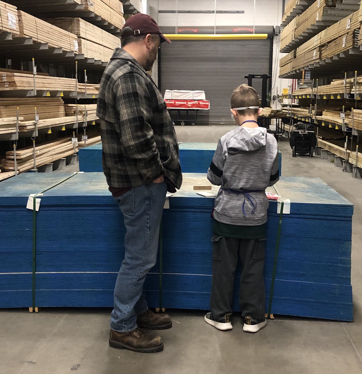 BethlehemLowes's tweet photo. Kid’s workshops are back at Lowe’s! 🔨🔧 Today we built Valentine’s card holders. 💞 Join us next month March 14th for our table top basketball project! 🏀 Register today at https://t.co/QLOxP64Z29  @R7Tweets https://t.co/d4GU4PAnnV