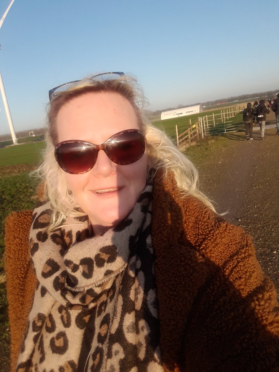 marjan_aka_wieb's tweet photo. Dagje erop uit met leerjaar 1 naar ENECO Energie Lab in Vianen. We hebben oa geleerd dat zondag uit veiligheidsoverwegingen de windmolens uit gaan. #Storm #Ciara @Eneco #energielab #duurzameenergie. https://t.co/HAcDONwDpc