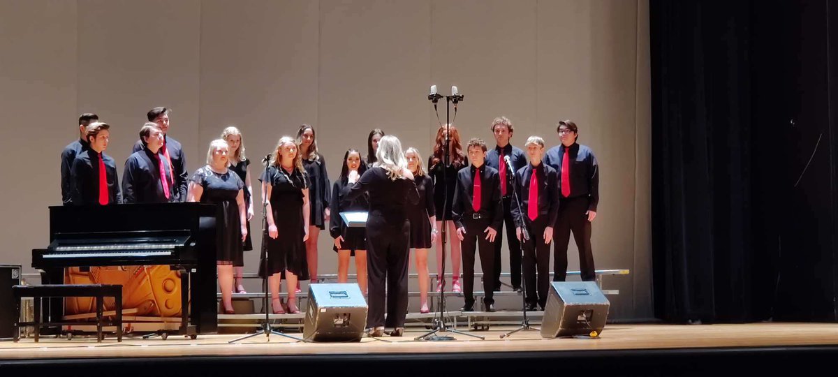 basha_choirs's tweet photo. Basha’s Noteworthy Choir sang at the NAU Jazz/Madrigal festival yesterday and earned SUPERIOR ratings for both performances! #buildingbasha https://t.co/eDP276kQH8