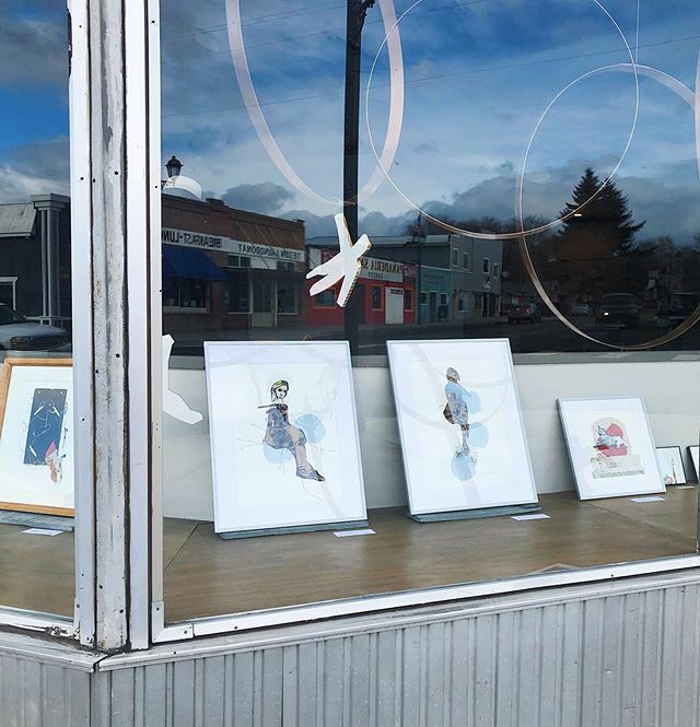 Come on in! There's more to do around here than window shop! Boxx Gallery's newest exhibition, "Layers Upon Layers", is up and it's another real good one! The pieces by Janice La Verne Baker and Jay Carskadden can be viewed Saturdays from 11am to 4pm thr… ift.tt/3bh7vMZ