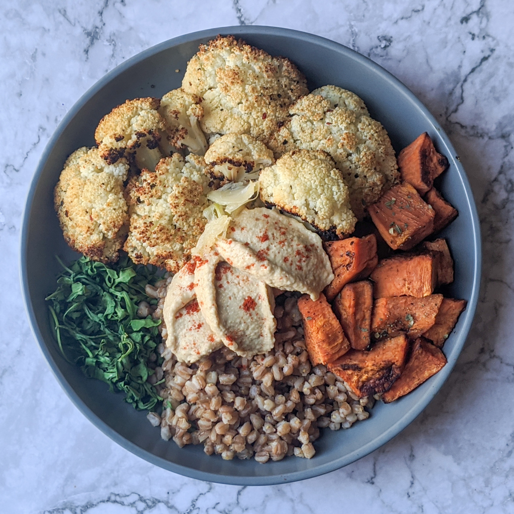 texanvegan's tweet photo. Roasted Cauliflower, Sweet Potato and Farro Power Bowl https://t.co/M2UoPmFa6W https://t.co/fKxKsO8Cb4