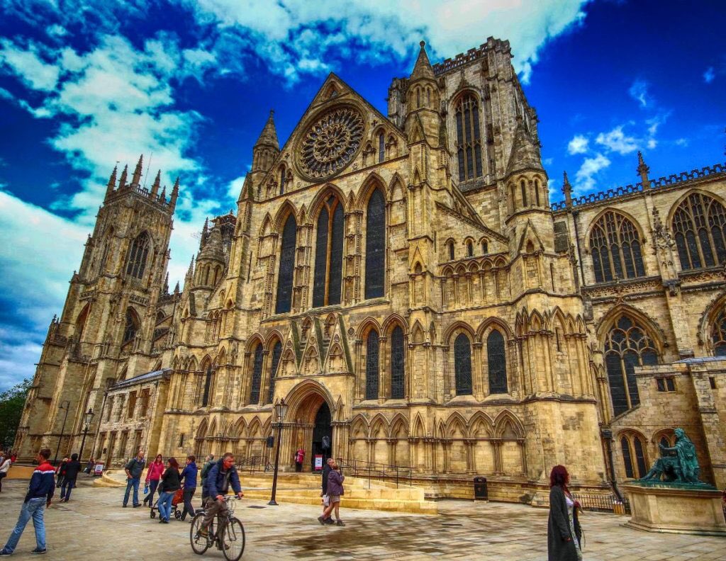 MyMMVacation's tweet photo. York Minster cathedral in the English town of York is one of the largest gothic cathedrals in Europe. Its two towers contain bells, clock chimes, and a concert carillon. See it on the ever-popular Heart of the British Isles Tour.
#MemoryMakingVacations https://t.co/TknOGrbPUv