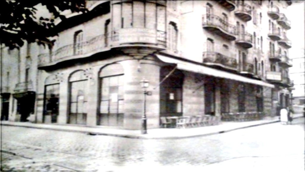 #TalDiaComAvui 8 de febrer de 1914 mor l'arquitecte col·laborador de Gaudí, Francesc Berenguer i Mestres. En no terminar mai la carrera, les obres són signades per altres com la casa Vidal o Guardiola 1906-1907 a Gran de #SantAndreu 255-Pons i Gallarza 1-3. Signa Miquel Pascual.