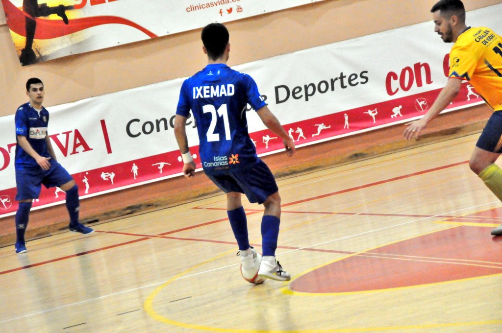 CDSalesianosCDS's tweet photo. 💣 ¡BOOOM #Ixemad! 💥
🏆 #2DivBGrupo6 #J17
🔵 @CDSalesianosCDS (2-1) @BugedoFS
👉 #VamosCDSTenerife #S23NextLevel #SiempreSeré #20aniversario https://t.co/BQKqEGvFcC