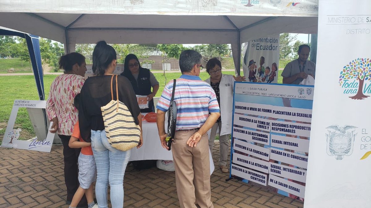 Salud_Guayas's tweet photo. #Distrito09D07 | En el festival "Ecuador solidario y ciudades de alegría" profesional sensibiliza acerca de la prevención de embarazos en adolescentes.
#MSPdeTodosyParaTodos https://t.co/US6FItDOFu
