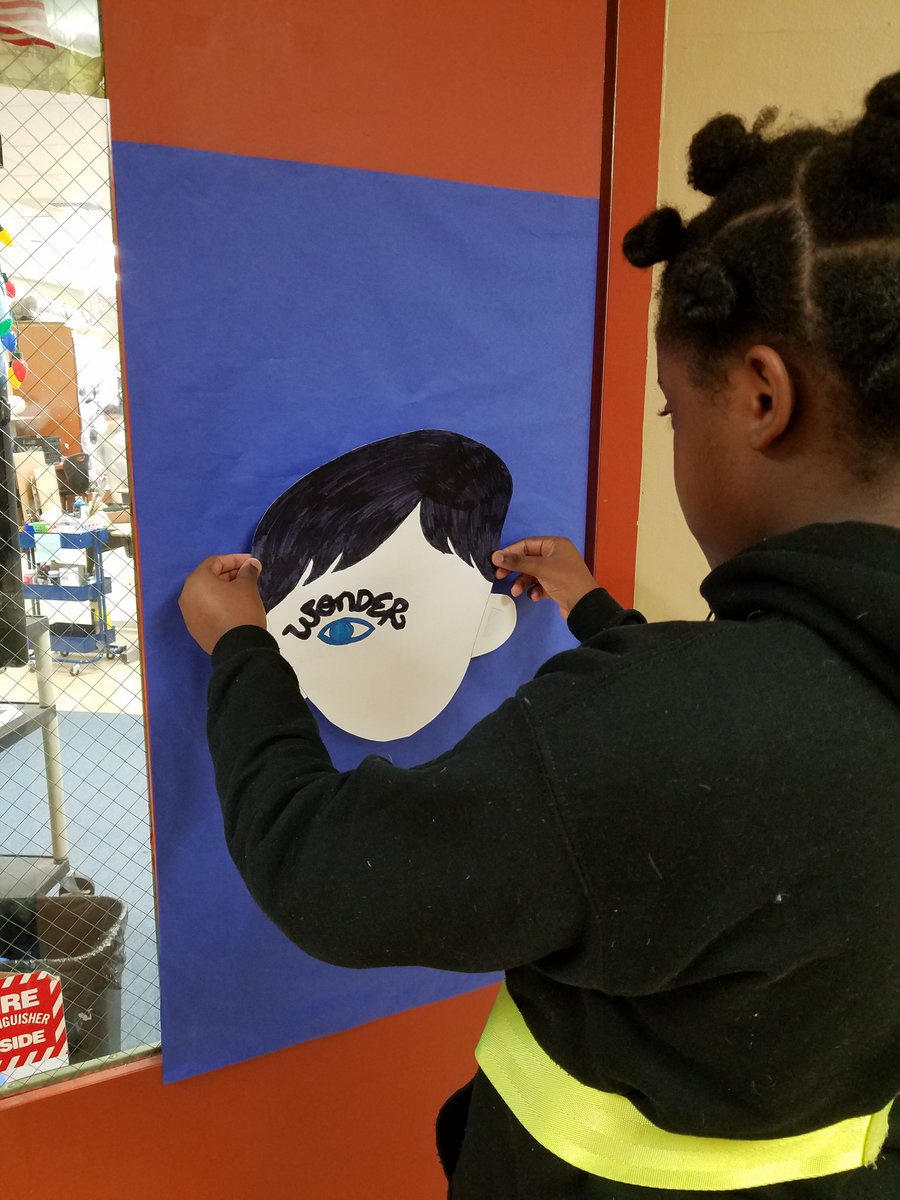 BreeEducator's tweet photo. For #LiteracyWeek I let my students plan and decorate the classroom door. #Wonder was the winning choice. They did a great job! https://t.co/mjFhDzHP5R