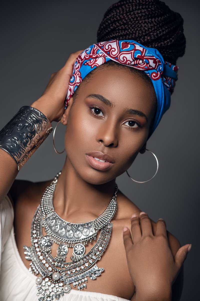 PhinishingTouch's tweet photo. #BHM: @TamiaRHardy, 1st African American to be crowned, Miss West Virginia-2017 as a part of the Miss America Scholarship Pageant. Always a pleasure working w/her! #wvphotographer @MissAmerica @NikonUSA @ElinchromLTD   #diamondsofwv #bookproject https://t.co/RJXSpClBVd