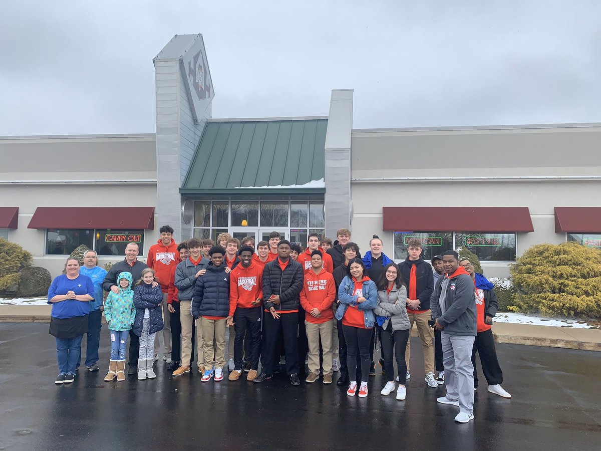 myles_stringerr's tweet image. Catch us at Harvey hinklemeyers😤