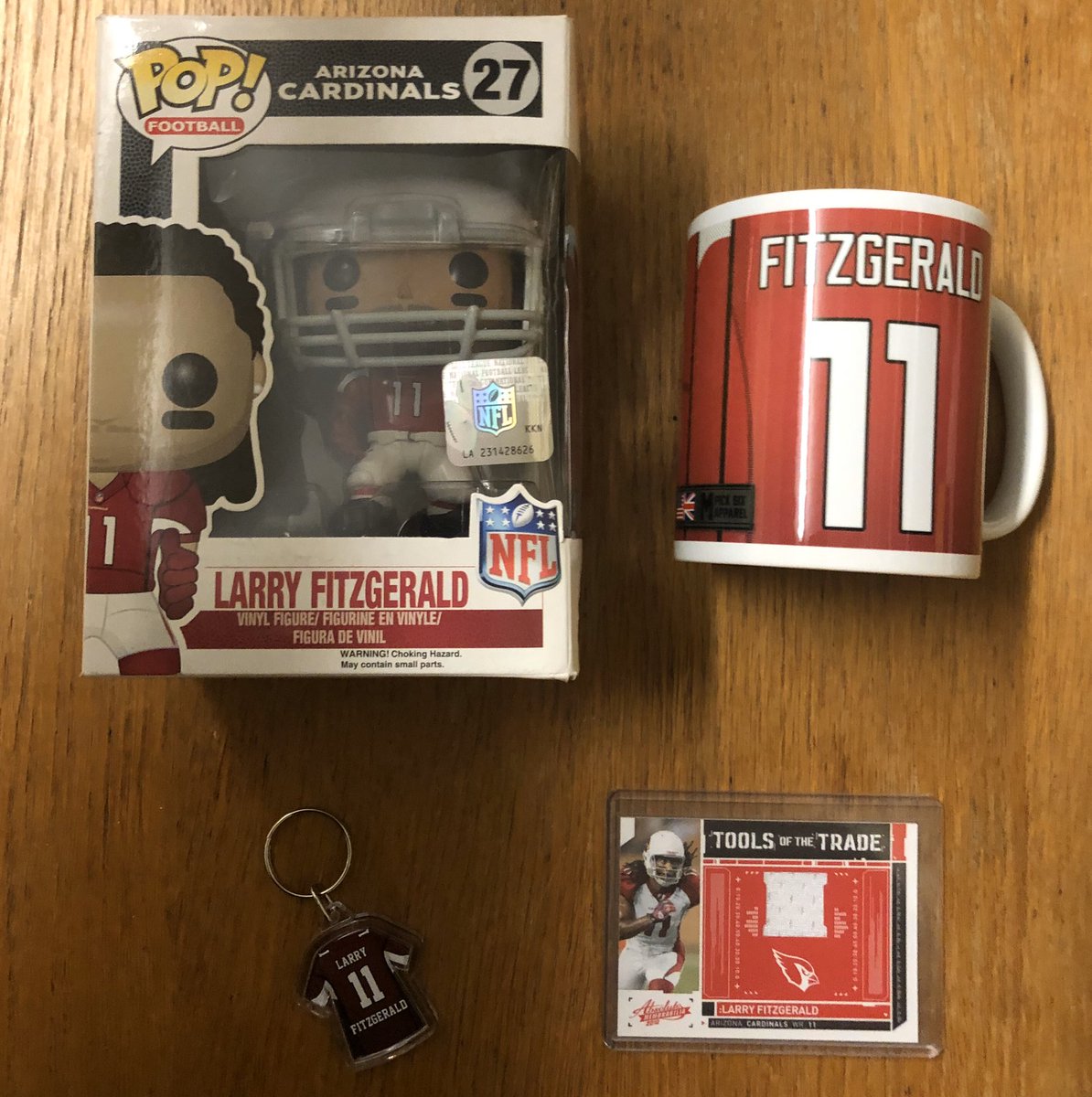 #Cardinals #Valentine I❤️ <a href="/LarryFitzgerald/">Larry Fitzgerald</a> #NFLGIVEAWAY Inc a ton of Larry #SWAG &amp; other goodies 2. 4 a chance 2 #win this #prize u MUST following BOTH <a href="/clairedabear85/">Claire Da Bear</a> &amp; @PickSixApparel &amp; RT this link. This #Giveaway will run till the 14/2 &amp; This is open 2 ALL #NFL fans globally