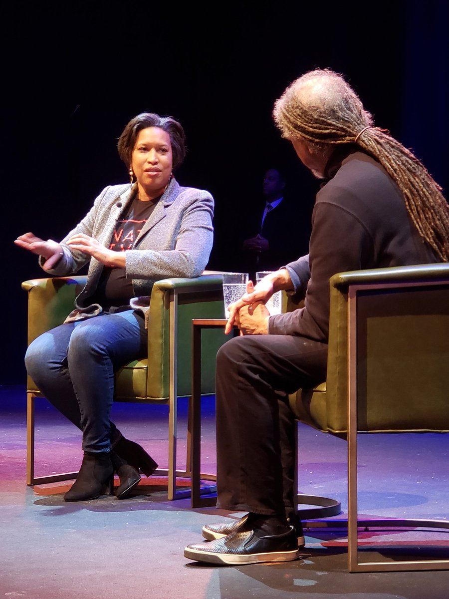 MOAAA_DC's tweet photo. The Continuing Conversations on Housing event 
focused on the challenges and the history of housing in DC. @MayorBowser discussed how we can advance housing equity across the District.#36000by2025

Also, @MOAAA_DC, @AnitaBondsDC, and residents took a #BlackHistoryDC photo. https://t.co/s5dkTnOy5I