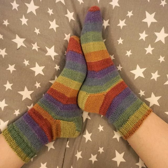 PixelAtlantis's tweet photo. Ends sewn in yesterday and wearing them today! 
My sock drawer is really starting to fill up... I really need somewhere else to store them! How do you store your handknit socks?
.
.
.
.
.
#knit #knitting #knittinglove #knittingaddict #knittingoftheday #k… https://t.co/Xj7cRSrYmd https://t.co/K66gWpewST