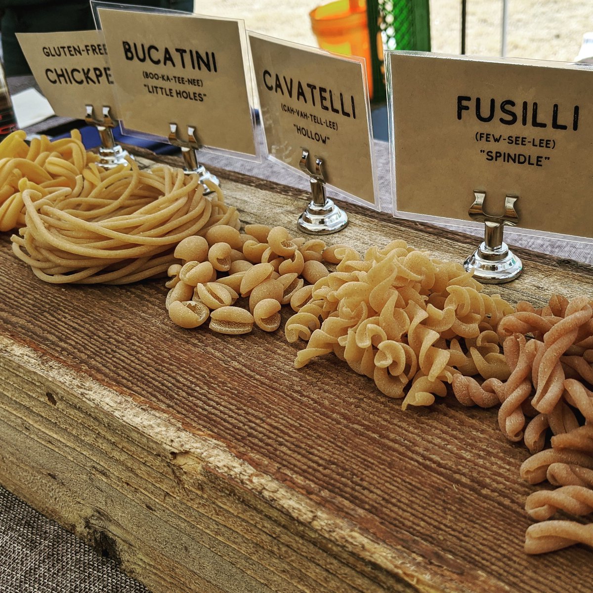 CravingHaven's tweet photo. Even some pasta pop

#farmersmarket #roadrunnerpark #scottsdale #experienceaz #exploreaz #creativeinspiration #inspire https://t.co/qQ8WoJAd4j