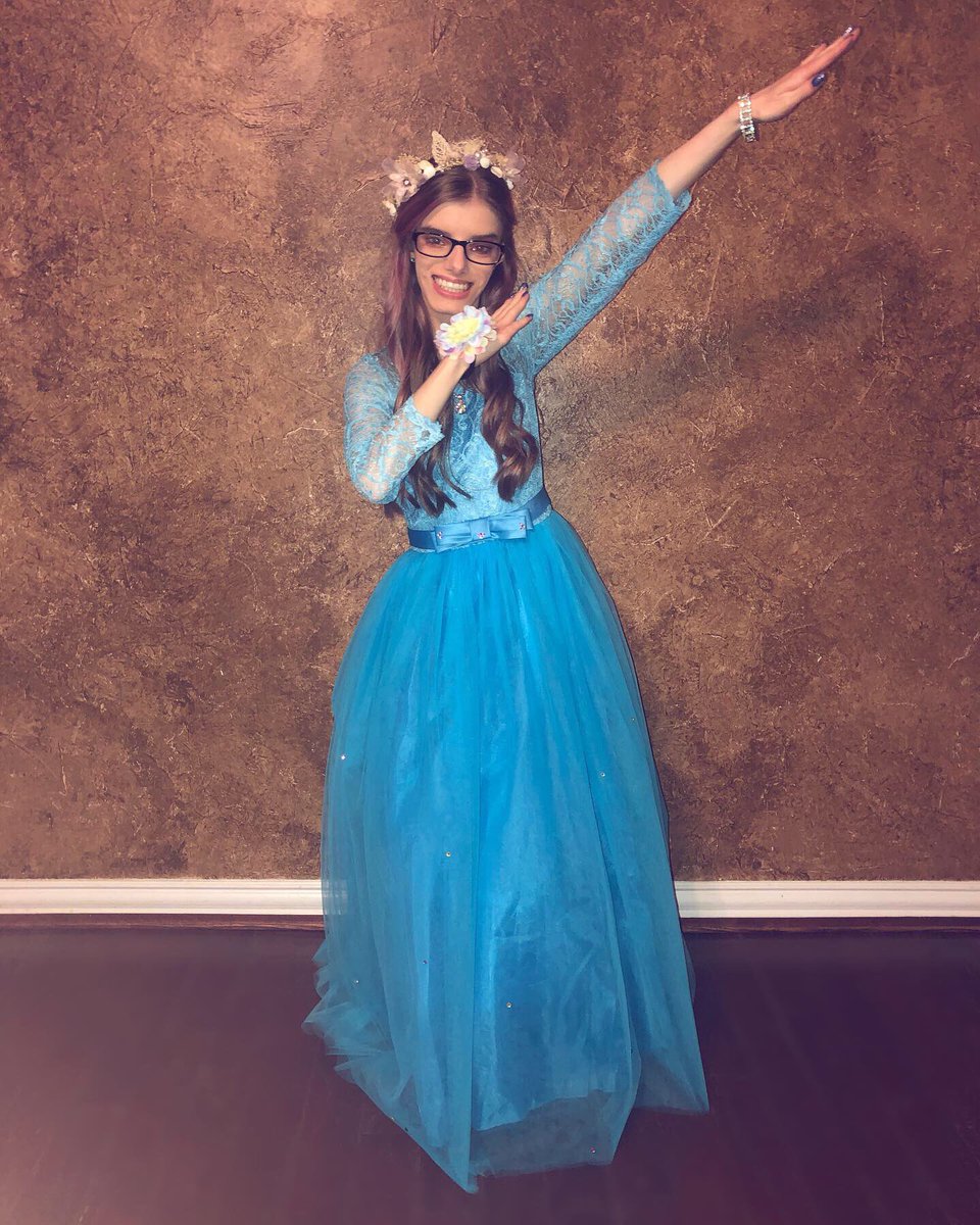Sinnysized's tweet photo. Last night was so fun!#NightToShine https://t.co/EqtPqUZzhT