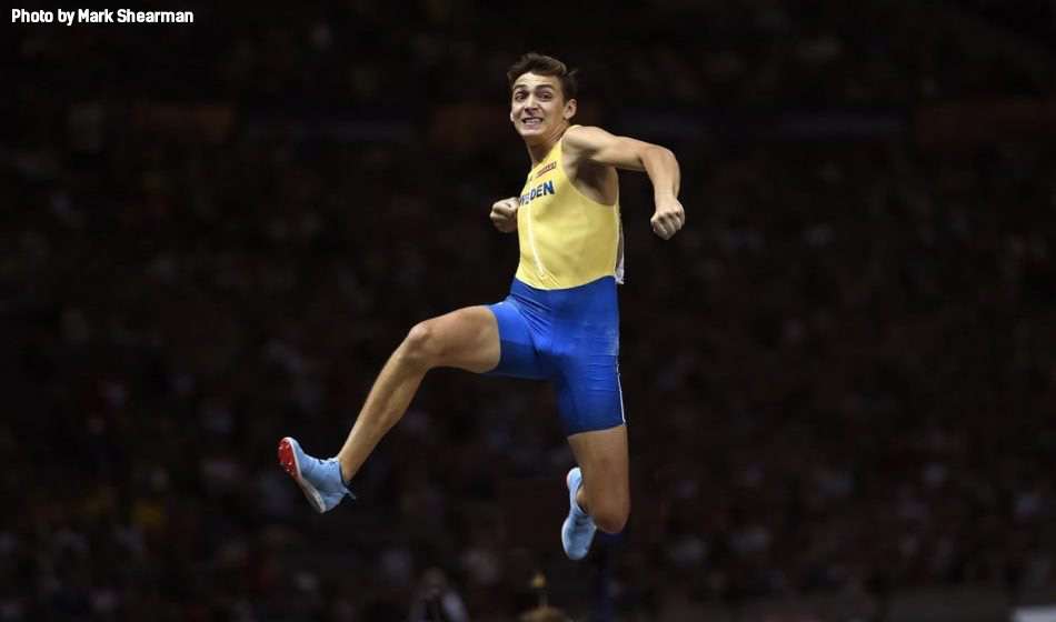 AthleticsWeekly's tweet photo. WORLD POLE VAULT RECORD!
Mondo Duplantis clears 6.17m on his second attempt at the @CopernicusCup! https://t.co/lnsv07D7fk
