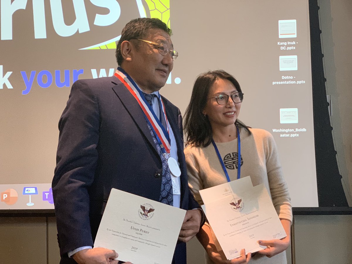 Цагаан ордноос Ерөнхийлөгчийн сайн дурын ажилтан мөнгө, хүрэл медалийн шагнал авсан манай 2волюнтер #МонголСудлалынХурал #цахимӨртөө #монголСоёлынТөв #tsahimUrtuuNorthAmerica #americanMongolian <a href="/TsahimUrtuu_NA/">TUNA</a> <a href="/Yadamsurengiin/">Borchuluun</a> <a href="/SaruulerdeneM/">Saruulerdene Migmar</a>