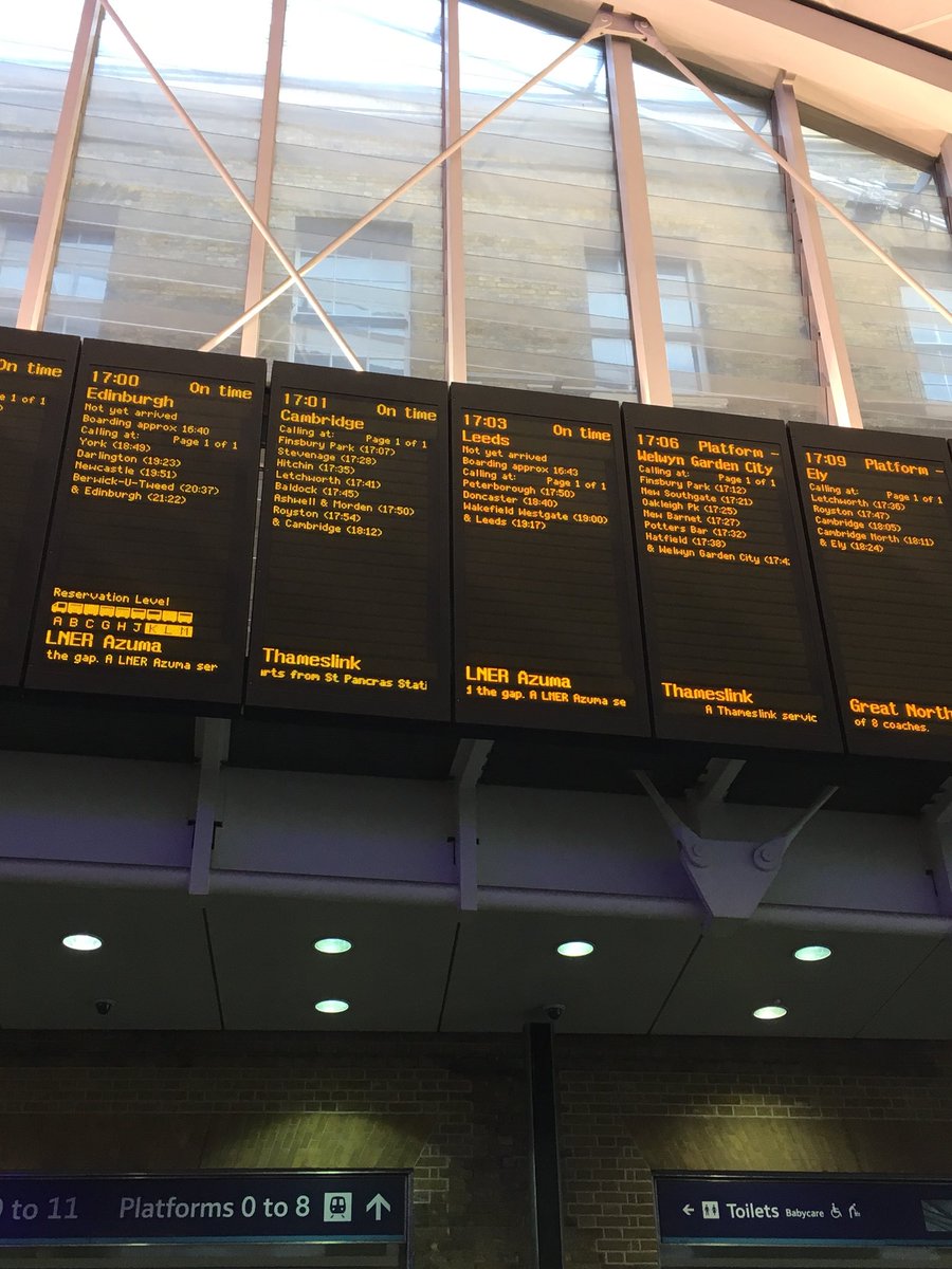 Jan_Lentzos's tweet photo. Before I went to the lounge to wait, I took some photos on the King’s Cross station concourse
#KingsCross #London #Architecture #KingsX #WaitingForMyTrain #ReturningToTheNorth #EastCoast #Mainline #Azuma #Trains #LondonToLeeds #Travel #BackToYorkshire #EastCoastMainLine @LNER https://t.co/pogjIYqusW