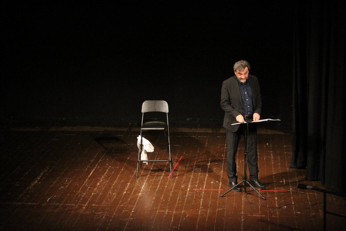 gitudine's tweet image. A Sassari si aiutano immigrati e indigenti ad accedere più facilmente alle cure mediche.
Ma il Sud non finisce ancora. Mario arriva a Marghera (Venezia) al Poliambulatorio di EMERGENCY: migranti, come al Sud; anche qui, sempre più italiani: come al Sud. gat.to/2fw3i