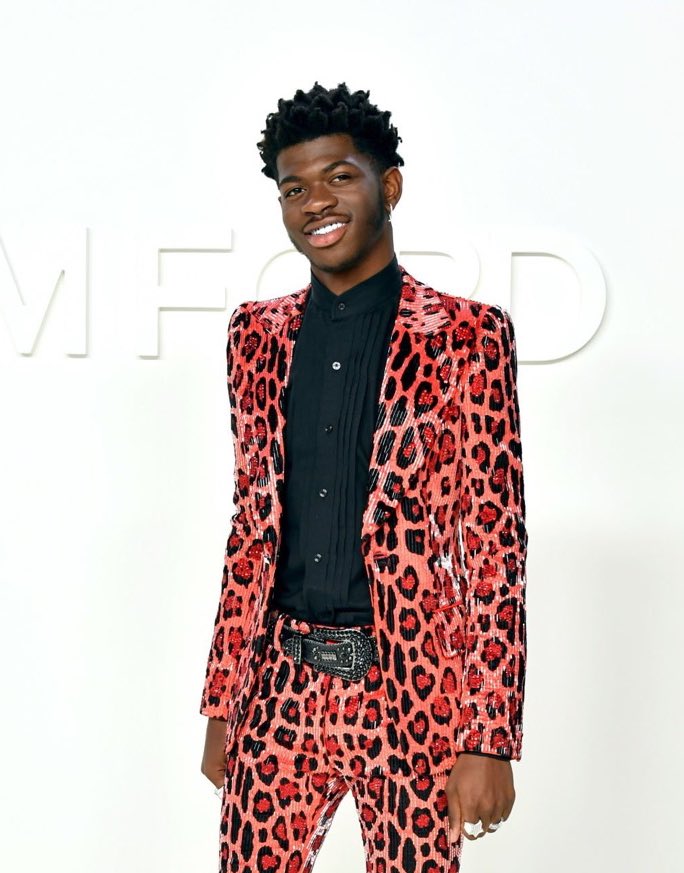 LilNasX's tweet photo. tom ford red carpet 🧛🏾‍♂️ https://t.co/MvoJqL6Xpj