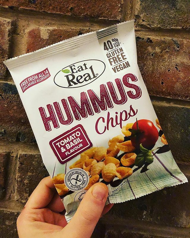 MattyBBakes's tweet photo. Enjoyed tucking into this @eatrealsnacks hummus chips this lunch time from my @triyituk box today. ❤️ #eatrealsnacks #triyit https://t.co/C48dbBZkBp https://t.co/KltNDaV4hi