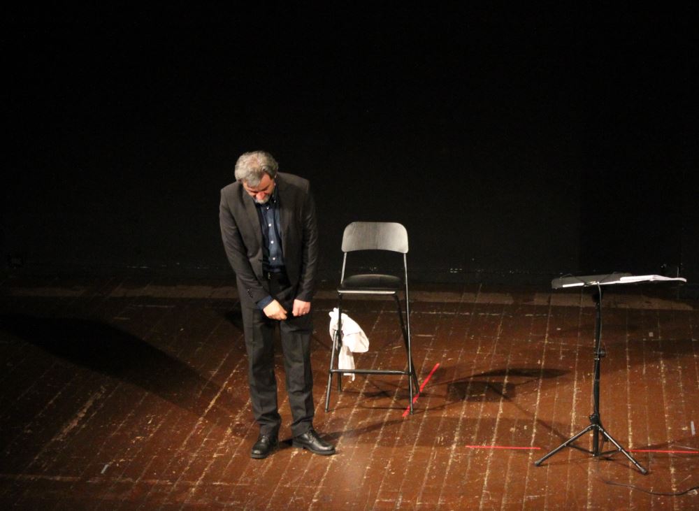 gitudine's tweet image. Mario ripensa al suo viaggio: “Eppure, per quanto ingiusto, questo mondo non è privo di grazie, non è senza mattini per cui valga la pena svegliarsi”. Questo è il lavoro che EMERGENCY fa in Italia. E che si chiama, appunto, “Programma Italia“ gat.to/2fw3i