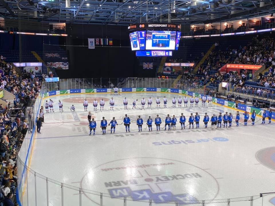 Some of our Vulcans enjoying some Saturday night international hockey! <a href="/TeamGBicehockey/">Team GB Ice Hockey</a> playing strong