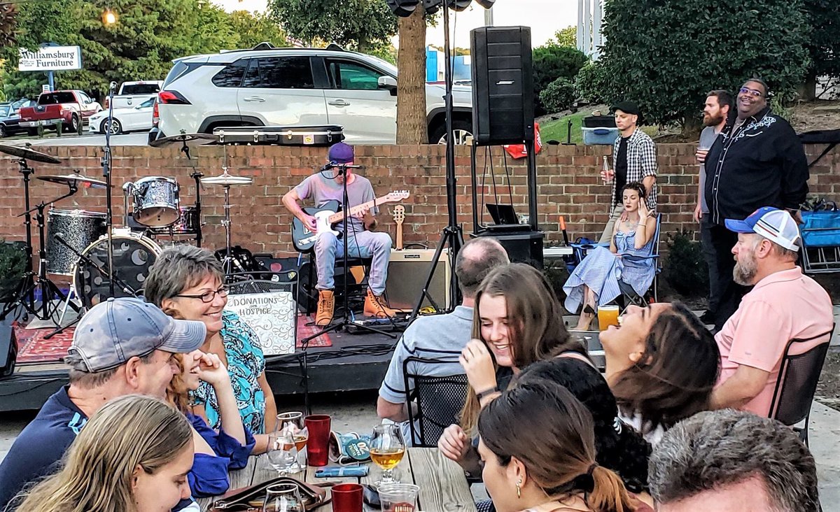 VirginiaBeerCo's tweet photo. Saturday Sounds & Sips:
Pop-up performance by Paul Todd!
๐ป Beers: โtil 9:30 pm
๐ฅ๐ฅ CAN RELEASE: DOUBLE TAPPED DIPA
๐ค๐พ Tunes: 4-7 pm
๐ฏ๐ฒ Food Truck: โtil 8:30 pm
โก๏ธ https://t.co/pvXbCvOduS โก๏ธ #FindYourFunWMBG https://t.co/ONipJI2hjo