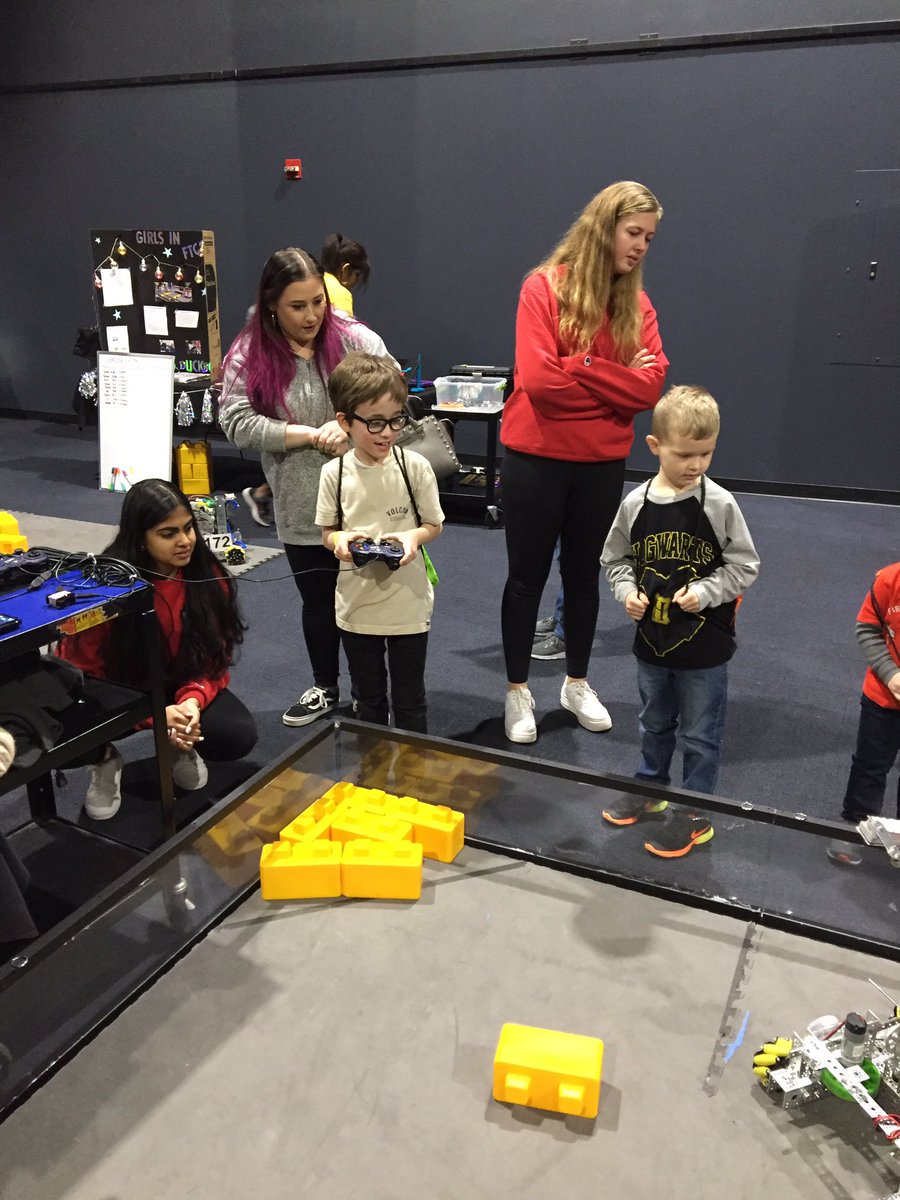 strangerbotsftc6103 tweet media