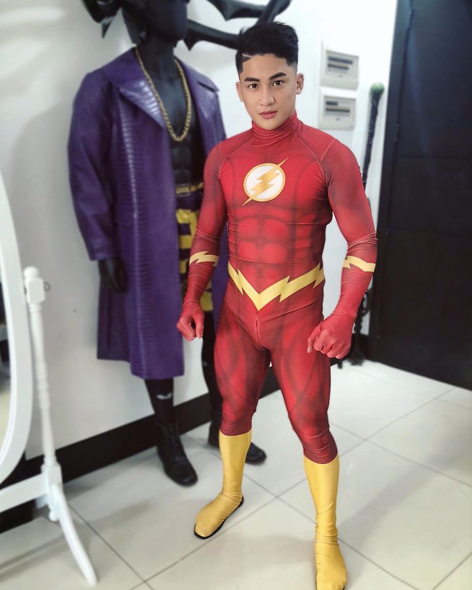 JHN2312's tweet photo. Yuk car free day an #top4bot #younggay #gaybrondong https://t.co/l5yXOlHfXS