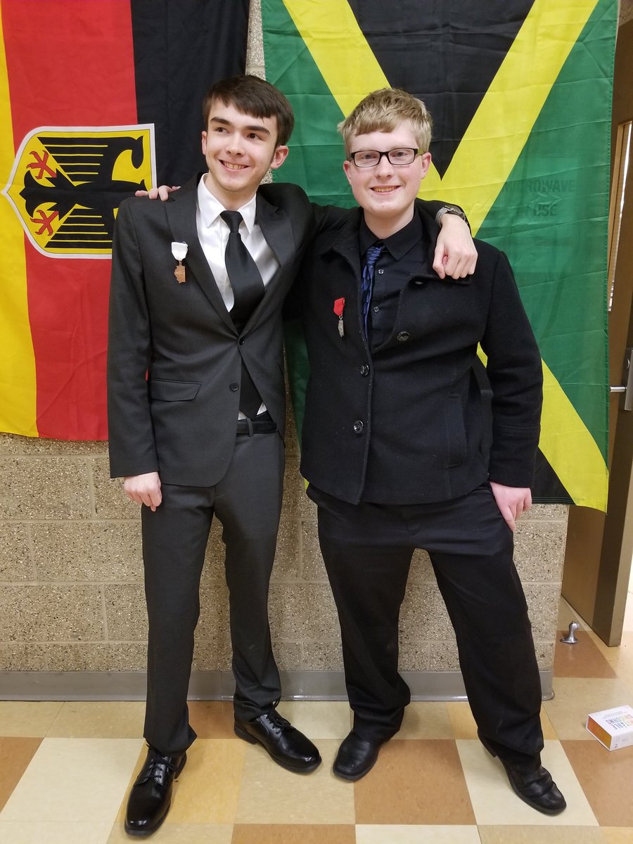 laura_adaline's tweet photo. And the FIRST EVER PIRATES to go to IHSA Speech team SECTIONALS!!!!!!!!!
Vance, 3rd in original oratory
Ryan, 2nd in impromptu
😭😭😭😭😭😭 I am so proud. @coachfritch @PCHS_Pirates @pchslib https://t.co/hGrYv6CYY0