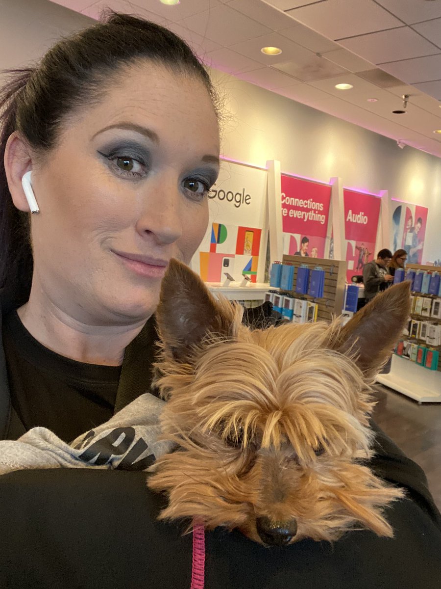 Making fur friends here at T-mobile 🐶❤️