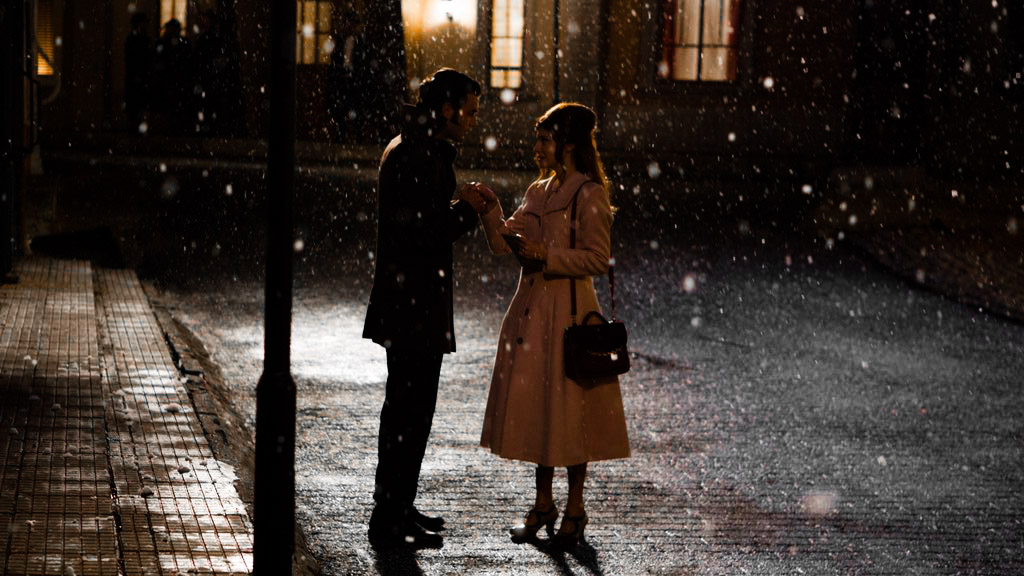 "Bir rüya gördüm dün gece, sürseydi keşke ömrümce.."