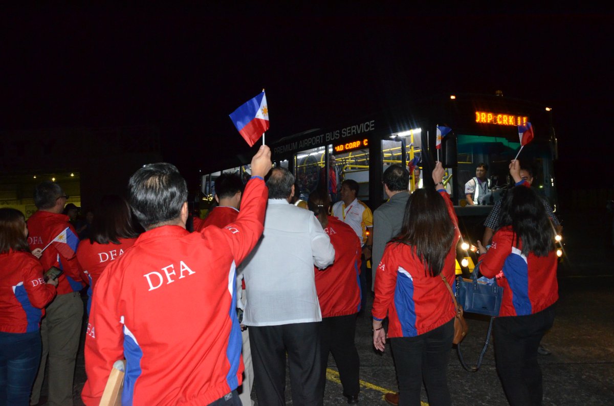 jcdongon's tweet photo. Some scenes at the send-off of the DFA-DOH Health Emergency Response Team, 08 February 2020, Airforce Hangar. https://t.co/ikXMrRiIoa
