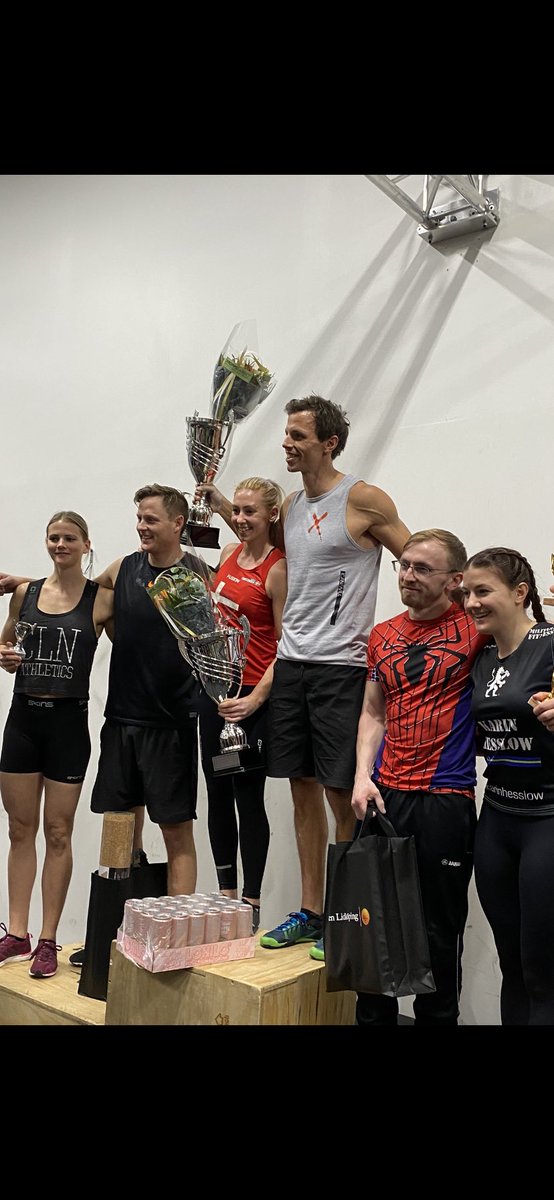 Verywellner's tweet image. Båda 1:orna o årets Ninja tävling på Kroppslabbet bodde hemma hos mig. Alexander Mars och Katja Kristiansen.....och även 2:an i damklassen och 3:an i herrklassen! Nästa år vill ALLA Ninjor bo hos mig!! 😎💪👌👍🍷