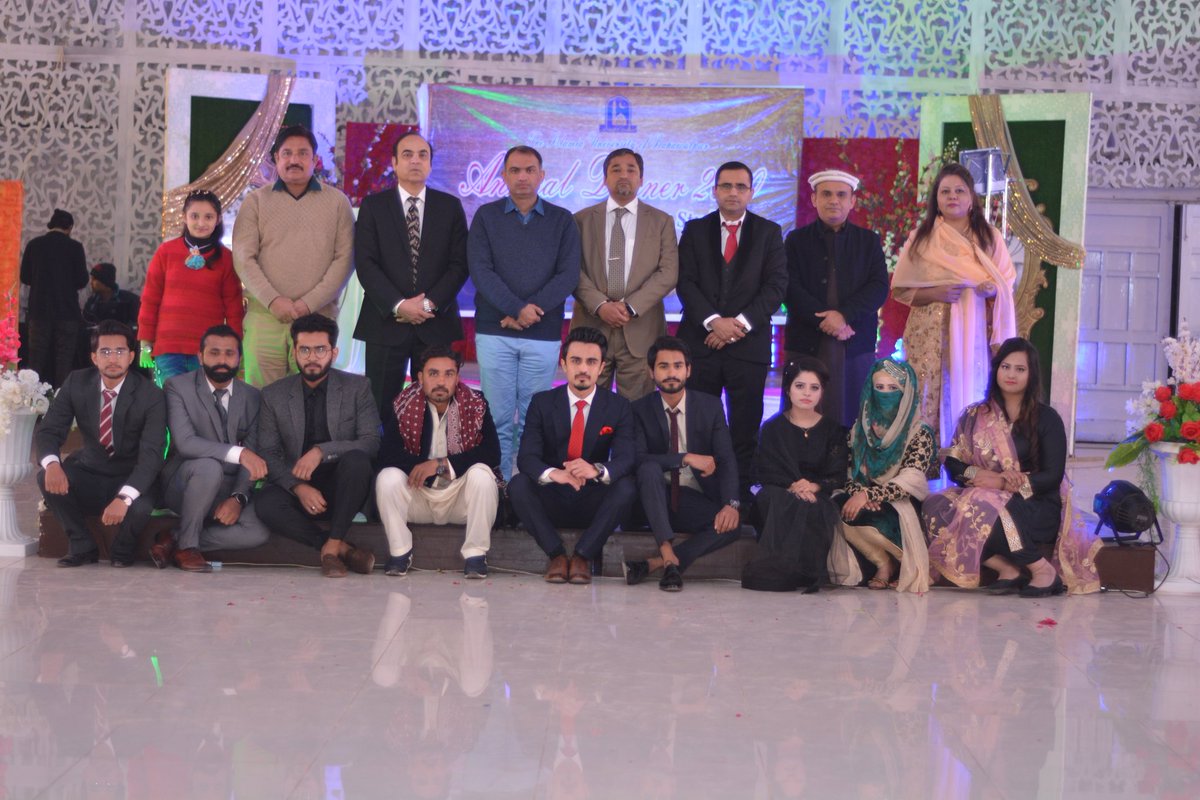 ahsan_qousain's tweet photo. Annual dinner 2020 #mediastudy #iub #bahawalpur #Pakistan https://t.co/bEM4d4pMek
