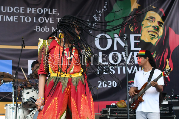 Nkulee Dube at the Bob Marley One Love Festival Durban 2020 hosted by the #Rastafarians, The #Cannabis Industry and #Durban Tourism.
@NkuleeDube247
#BobMarley
#BMreggae 
#livereggaemusic
#reggae 
#CannaCulture
#dsphotosa
More pics here: bit.ly/2tKmNJc