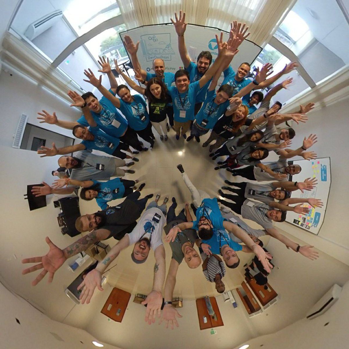 devopsdaysvix's tweet image. Deploy feito com sucesso!

#devopsdaysvitoria #devopsdaysdeverao