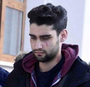 Krolu79911826's tweet photo. Toplum olarak öyle bir hale gedikki evimizin önünde bir olay olsa başımız belaya girer endişeyle ona müdahale bile etmiyoruz arada böyle delikanlılar çıkıp bir haksızlığa dur diyor şimdi bu çocuk ceza alır ise artık millet olarak kimse kimsenin umrunda olmaz   #kadiricinadalet https://t.co/SgL0WnxiAH
