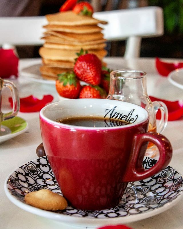 caracasreflex's tweet photo. Esta semana nos reencontramos con los detalles de @amelie_ccs hicimos fotos para sus nuevas tazas y postres, tendrán brunch para los enamorados y otras nuevas noticias que nos gustó conocer que pronto les compartirán https://t.co/tSzB4rYq37 https://t.co/dVitasSIGO