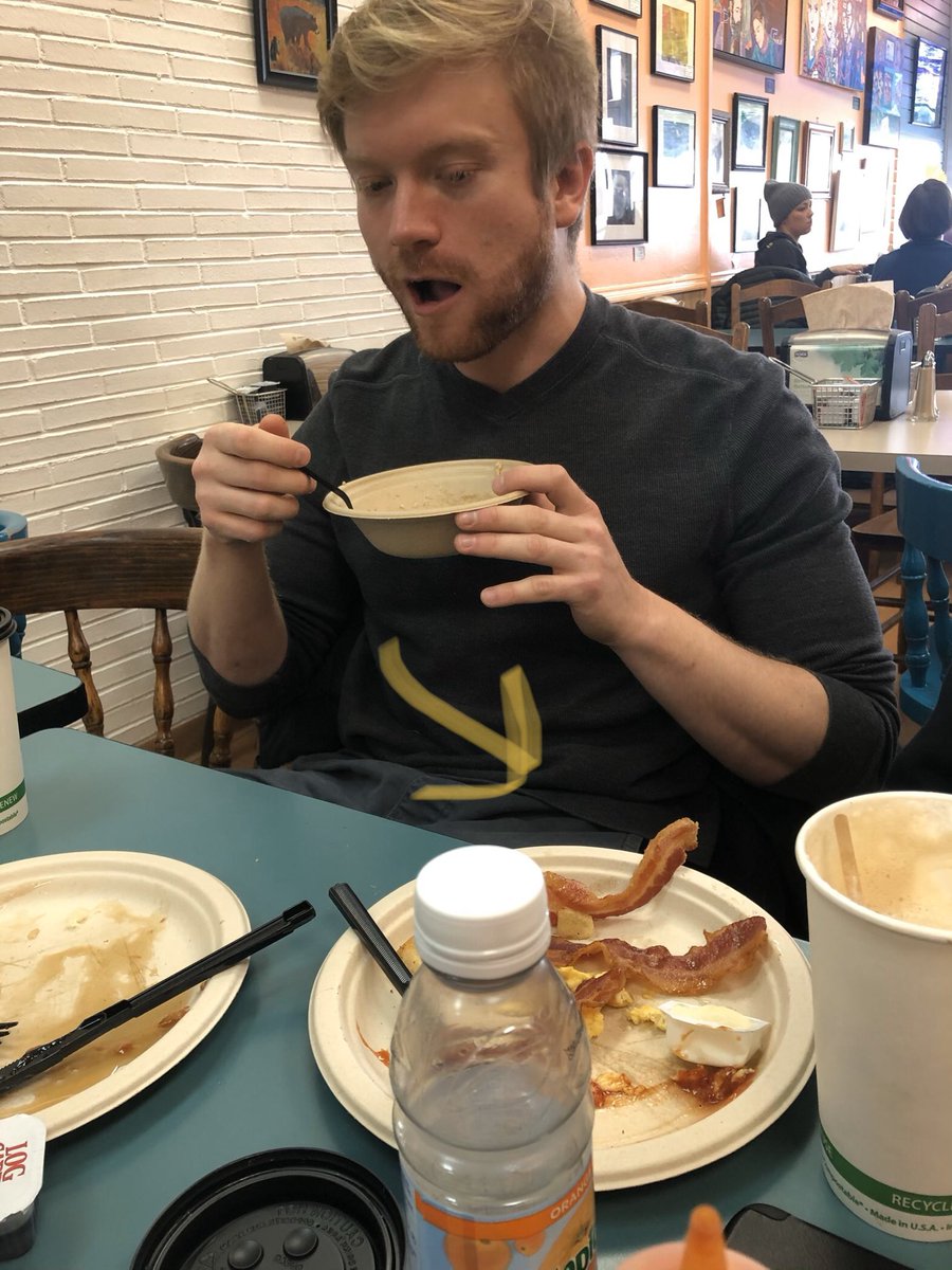 SammyJustice9's tweet photo. “Im just so vegan” @ConnorF43270406 #lies #vegan #MC2020 #makemeatgreatagain https://t.co/Os4dW3Pm2B