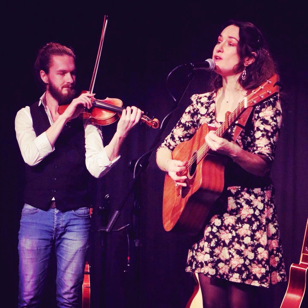 odettemichell's tweet photo. Great fun playing alongside this one @RoryInnerd at the @MaltingsTheatre last week! Lots of solo, duo and trio gigs coming up this year! Check out: https://t.co/ySeUNHApaV 🙉👌
📷 Photo credit: Tony Birch
#FolkSinger #2020Tour #Solo #Duo #Trio #MaltingsArts #Bouzouki #Fiddle https://t.co/USVzSnc2ZE