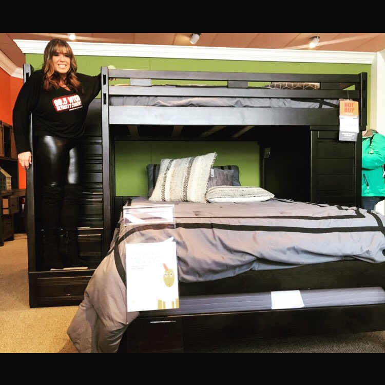 At @artvan in Novi until 5:30 with the <a href="/995WYCD/">99.5 WYCD</a> Punchboard. Win Chris Janson and Michigan lottery tickets and more! Big sale here today!!