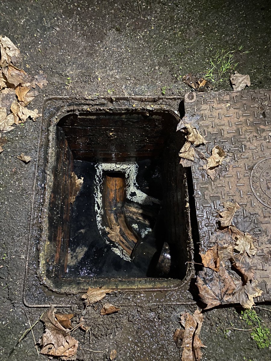 MTDrains's tweet photo. Emergency Saturday evening call out to a property with a blocked gully, which turned out to be a blocked main drain.
Blockage cleared using high pressure water jetting. Happy days 👍🏼😀
#emergency #maindrain #blockage #sewage #manhole #sweetcorn #hpwj #maidstone #mtdrains https://t.co/9TNANJ9gLn