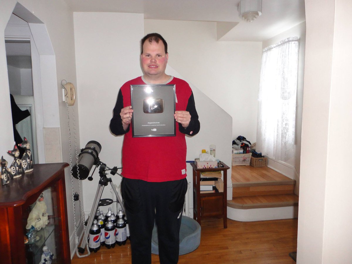 frankiemacd's tweet photo. Here is Me Holding the YouTube Silver Play Button Award for Me Reaching 100,000 Subscribers https://t.co/ZrTPIQCTlY