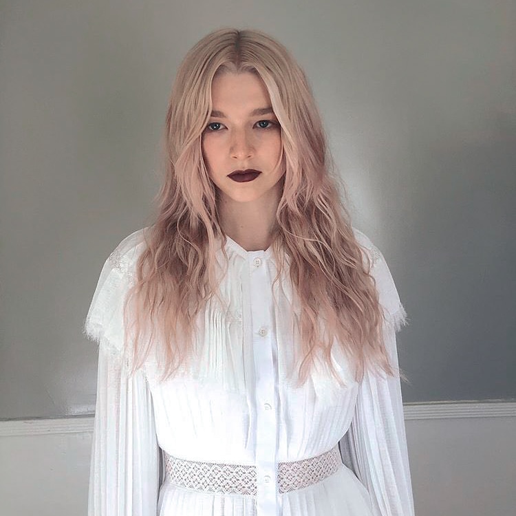 hunterslatest's tweet photo. GOD IS A WOMEN AND HER NAME IS HUNTER SCHAFER ✨😍 https://t.co/mEx4IX85uv